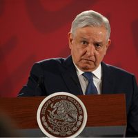 AMLO pide a Morena 'poner el ejemplo” y aprobar reducción de recursos a partidos políticos