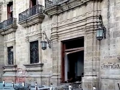 Rechazan actuación tardía ante destrozos en Palacio de Gobierno de Jalisco