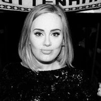 ¡Qué cambiazo! Adele reaparece a la luz pública con estas fotos y unos kilitos menos