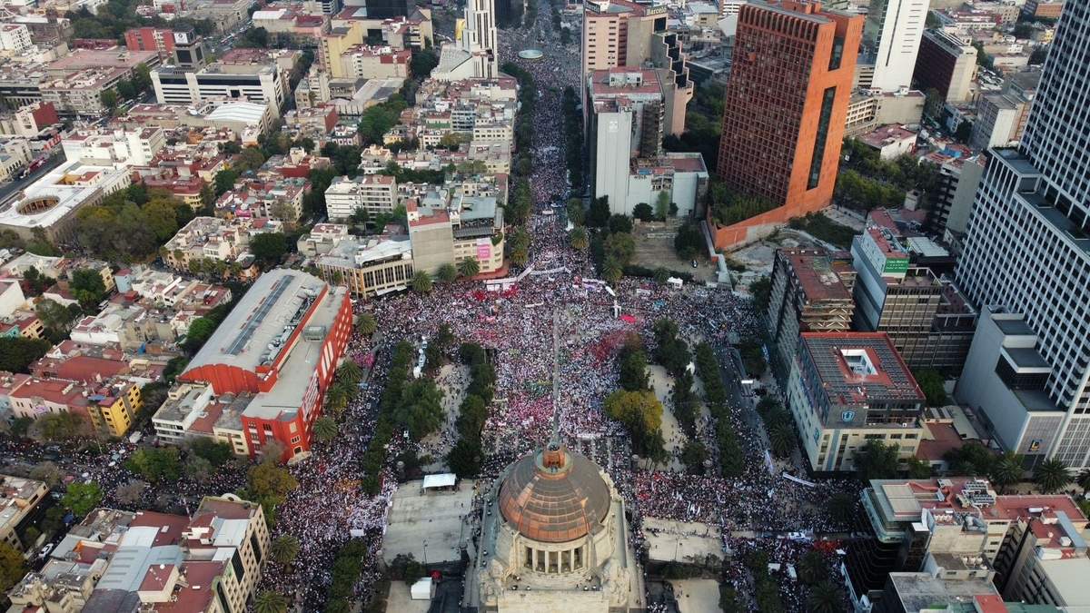 Cierre de precampaña de Sheinbaum en el Monumento a la Revolución