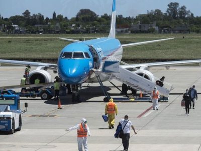 Interrumpen vuelo a Neuquén Capital por una amenaza de bomba