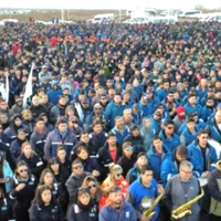 Petroleros reclamarían por el impuesto a las ganancias y los salarios del sector