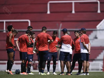 Se acrecenta la crisis en Independiente: AFA falló a favor de un jugador y se considera libre