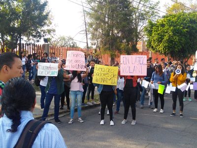 Estudiantes paran la FES Cuautitlán por supuestos acosos de profesores