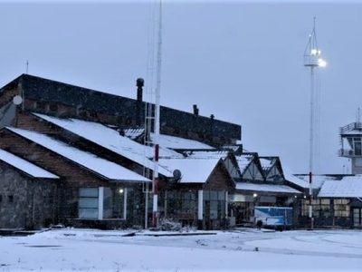 Construirán espacios cubiertos para los arribos al aeropuerto Chapelco