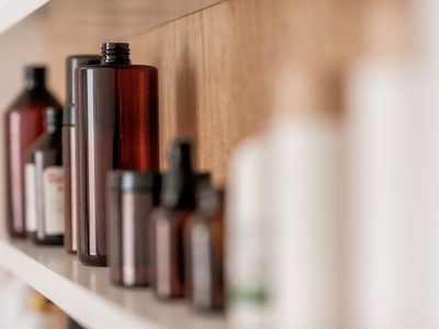 No tires los envases del shampoo y dales un original uso con esta idea super práctica