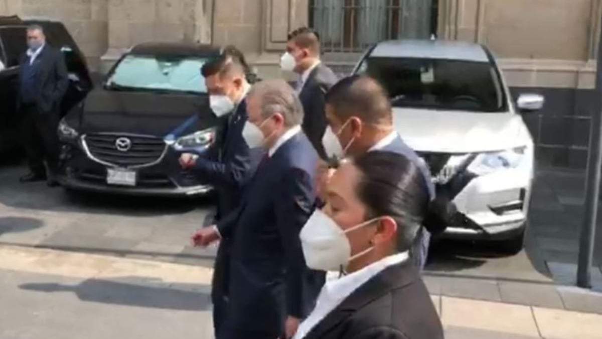 Arturo Zaldívar a su salida de Palacio Nacional