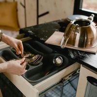 El truco para limpiar el acero inoxidable sin dejar rastros