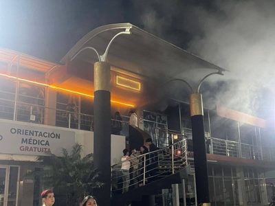 Hombres armados incendian dos bares en Villaflores, Chiapas (Video)