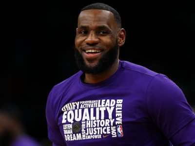Del básquet a la políticia: LeBron James es parte de un proyecto social de cara a las elecciones