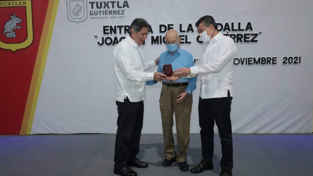 Carlos Morales, Patrocinio González y Rutilio Escandón