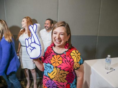 Xóchitl Gálvez denuncia captura masiva de firmas de sus rivales en el Frente Amplio