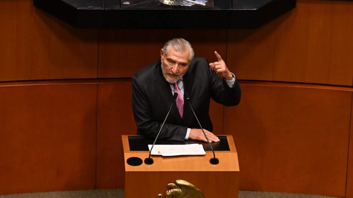El senador morenista y coordinador de la Jucopo, Adán Augusto López se pronuncia por el caso Bermúdez Requena ante el Congreso, durante la sesión de la Comisión Permanente, el miércoles 6 de julio de 2025