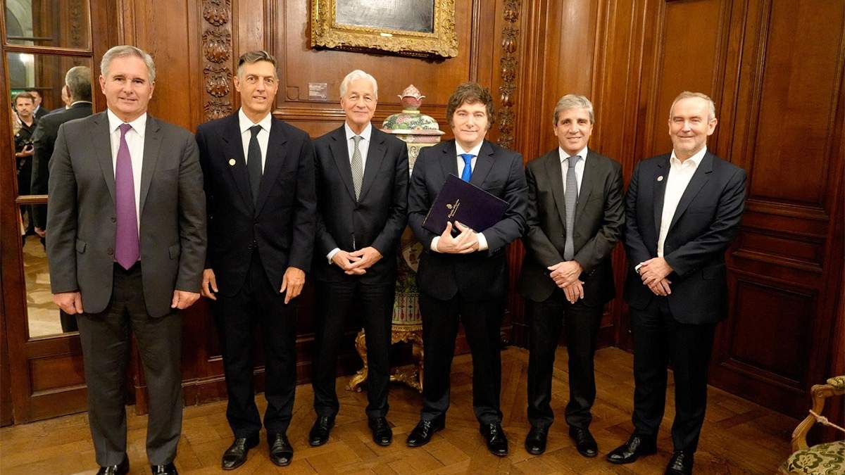 Milei y los "dueños del mundo" de JP Morgan.