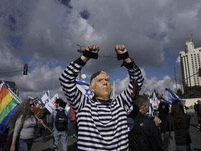 Israel: Un impactante documental sobre Netanyahu y su círculo, procesados por corrupción