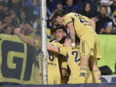 No es Zenón: la millonaria oferta que recibió Boca por una de sus figuras desde Grecia