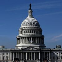Senado de EU rechaza limitar poderes de guerra de Trump contra Irán