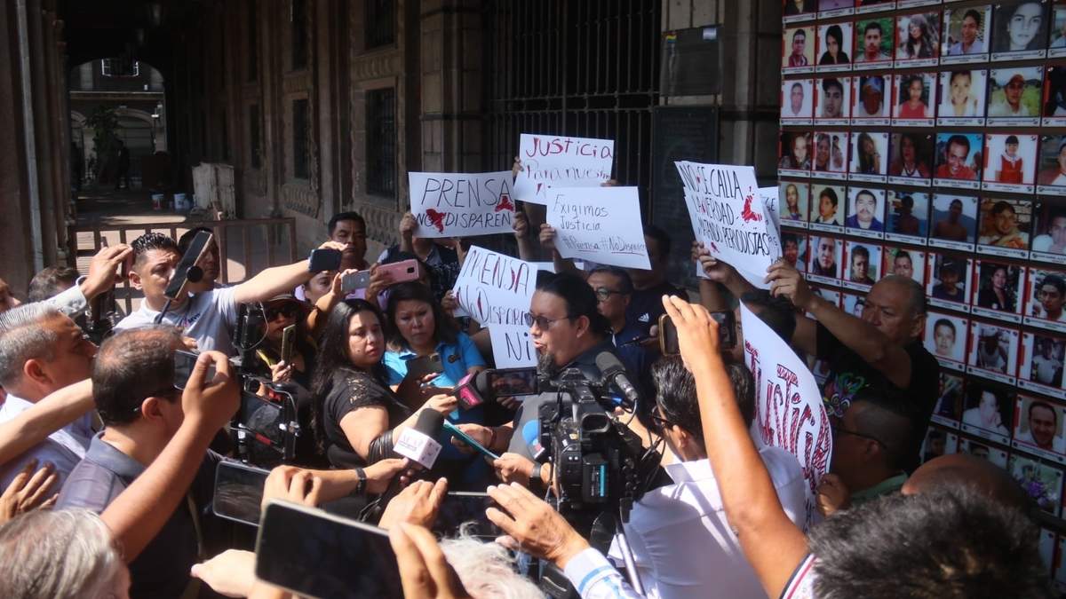 La lectura de las demandas de los periodistas de Morelos