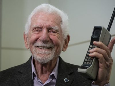 50 años de la primera llamada y lo que falta