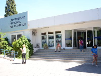 Migraciones pidió que los extranjeros puedan inscribirse en la UNCo sin DNI
