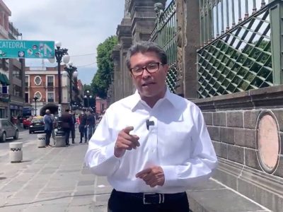 Ricardo Monreal intenta "operación cicatriz" en Morena de Puebla, pero barbosistas lo ignoran