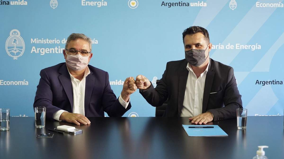 El secretario de Energía, Darío Martínez, junto al gobernador de Catamarca, Raúl Jalil. Fuente: (Twitter)