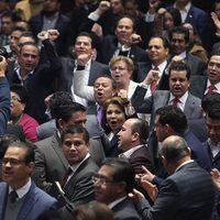 'Mapachería” y traiciones enmarcan aval de diputados a la consulta sobre mando policial
