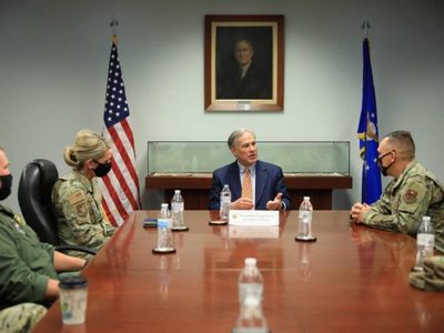 México rechaza plan de Greg Abbott para que la Guardia Nacional de Texas deporte a migrantes