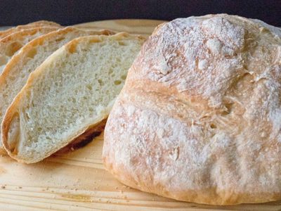 Pan de campo en la olla: crocante e irresistible, un clásico para hacer en casa