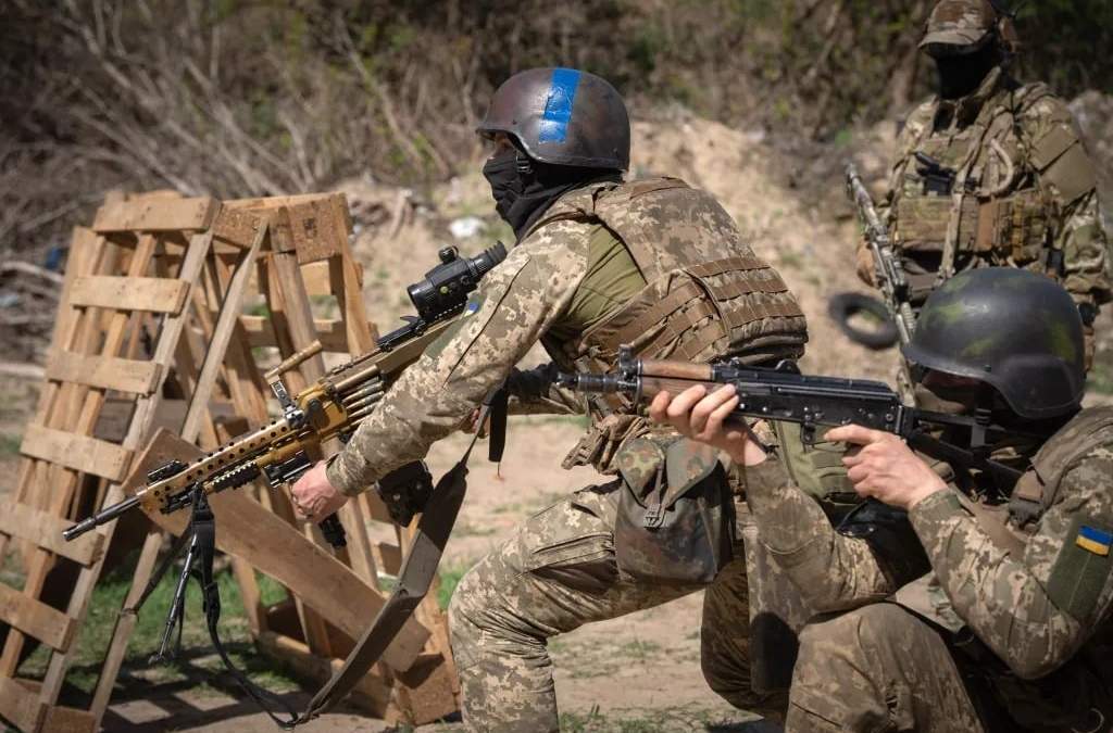 Parlamento de Ucrania aprueba regularizar el reclutamiento de extranjeros en las Fuerzas Armadas