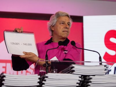 Claudio X. González reúne las firmas para que el Congreso analice su reforma electoral