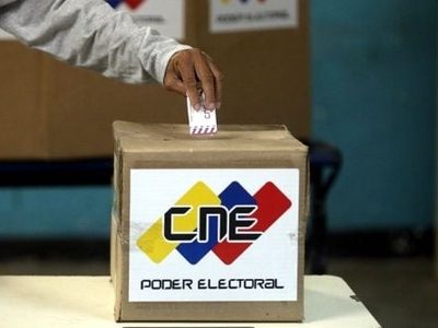 Presidente de CNE de Venezuela lanza diatriba contra la oposición en plena jornada electoral