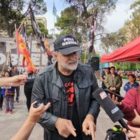 Con la presencia de Belliboni, las organizaciones sociales acampan en el centro neuquino