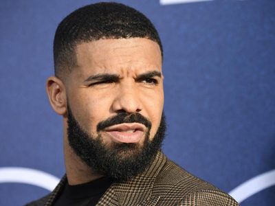 ¡INAUDITO! Drake pone en duda su paternidad y ¿rechaza a su hijo en público?