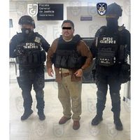 Sin previo aviso a su defensa, el fiscal Uriel Carmona es trasladado al penal del Altiplano