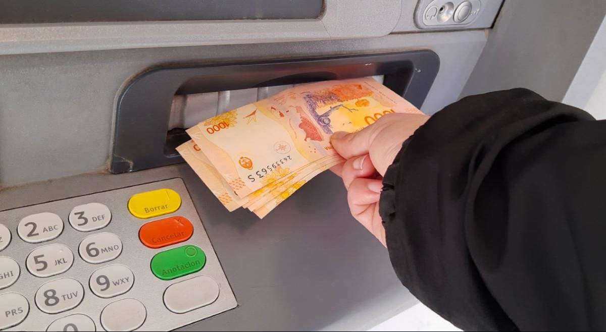 El lunes 3 de julio comienzan a cobrar los empleados estatales. Fuente: (Neuquén Gobierno)