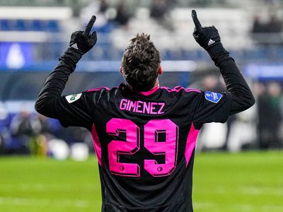 Así fue el gol de Santiago Giménez que dio el pase al Feyenoord a semifinales de la Copa (Video)