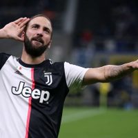 Juventus agregó un delantero a los posibles reemplazos de Higuaín y ya inició gestiones