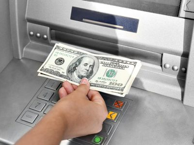 Economistas se mostraron en contra de una nueva restricción a la compra de dólares