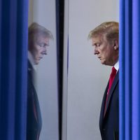 Trump firma orden para suspender por 60 días emisión de "green cards"