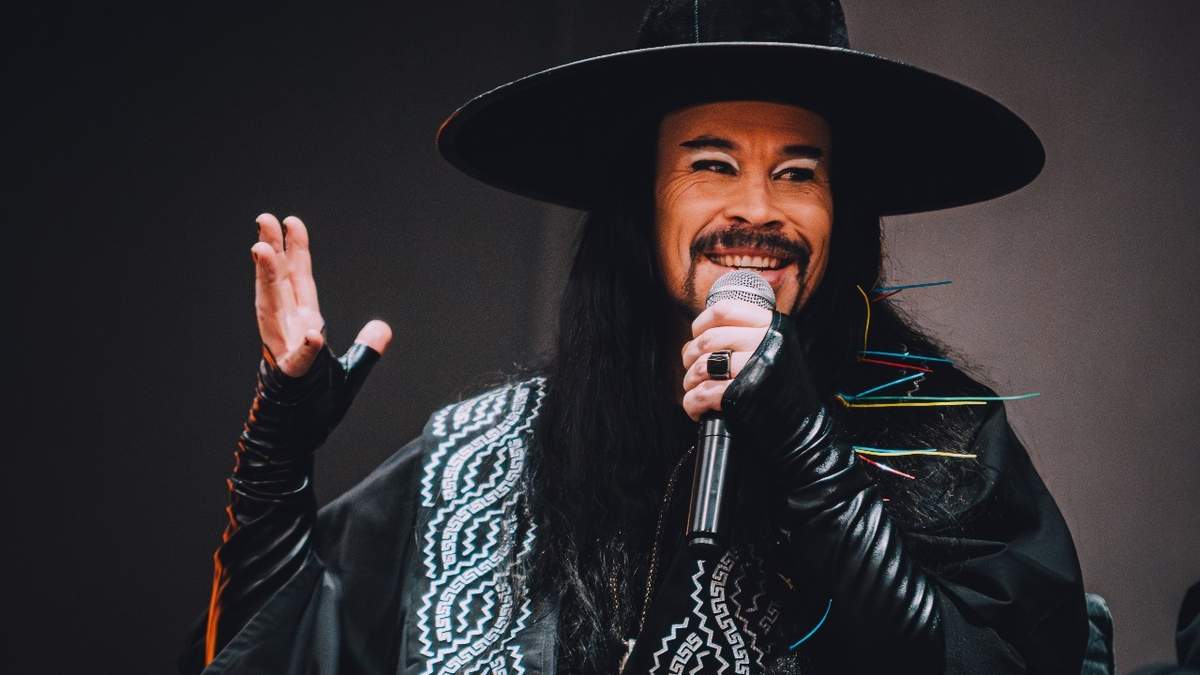 Luke Steele de Empire of the Sun en conferencia de prensa previo al Simifest 2025