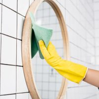 Nunca más se te empañará el espejo del baño: mirá estos insólitos trucos