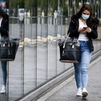 Por el avance del coronavirus, Suiza aumenta las restricciones