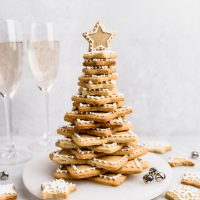 Tips para decorar el árbol de Navidad con elementos de nuestra casa