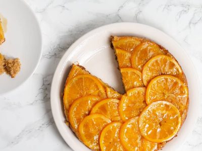 Torta de naranja invertida: el clásico de las abuelas ideal para acompañar los mates de la tarde