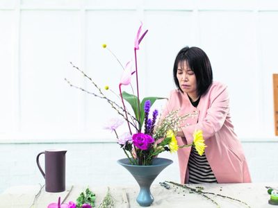 Ikebana: así es la técnica japonesa que propone relajarse haciendo arreglos florales