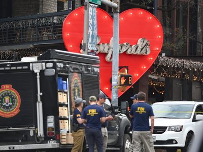 Tiroteo en bar de Texas deja 3 muertos y 14 heridos; FBI investiga posible terrorismo
