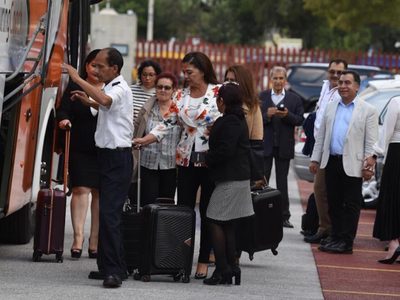 Morena acuartela a diputados en hoteles para asegurar su voto por la iniciativa militarista del PRI