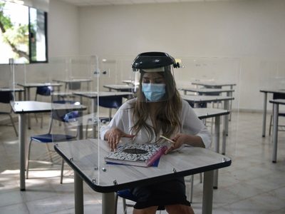 Escuelas particulares anuncian su intención de volver a clases en marzo