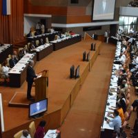 Parlamento de Cuba elige a Miguel Díaz-Canel como presidente de la República